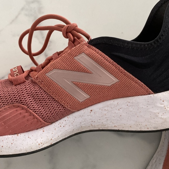 EUC Womens side 8.5 new Balance sneakers - Picture 11 of 16